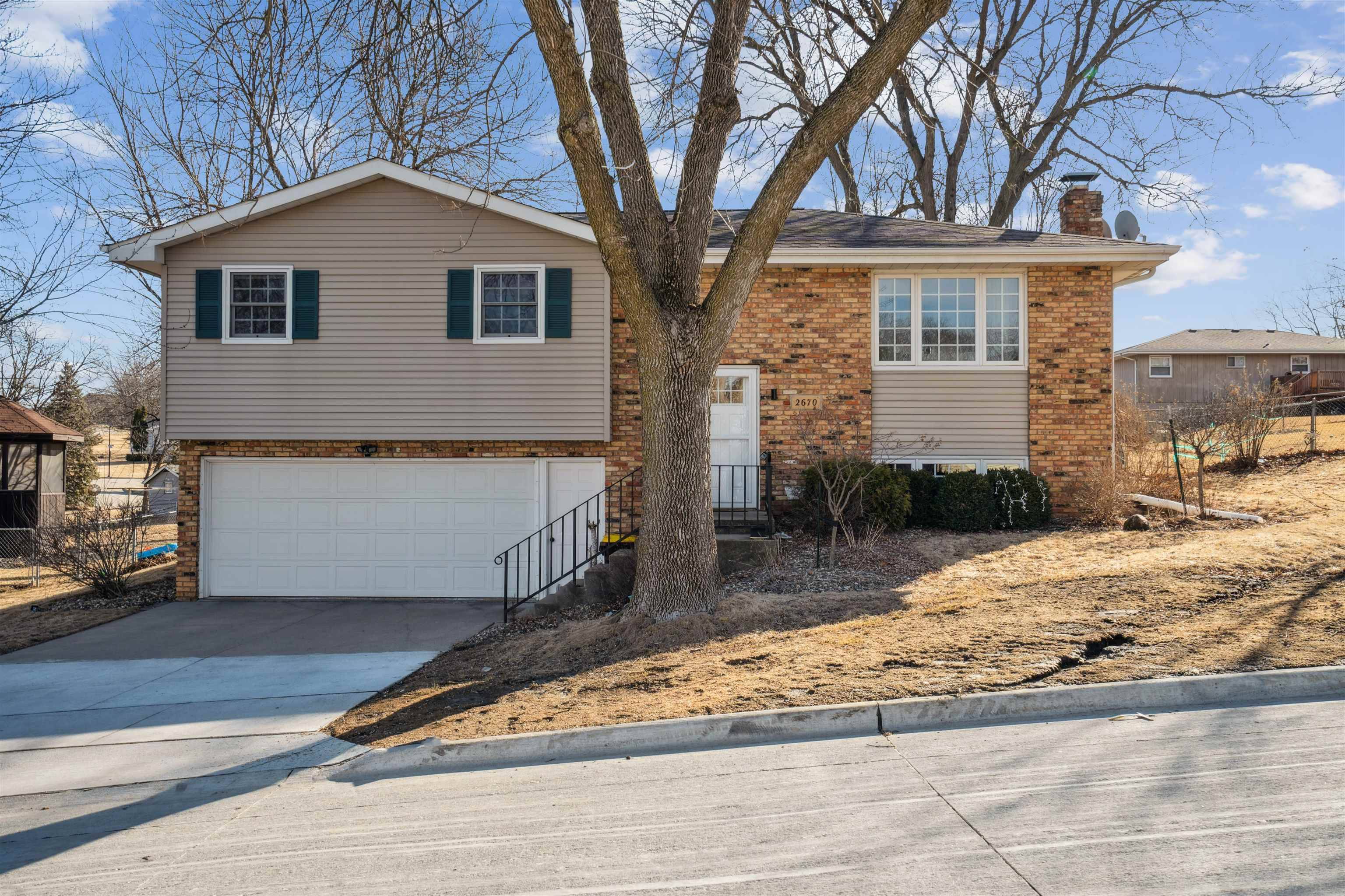2670 Autumn DR, Dubuque, IA 52002