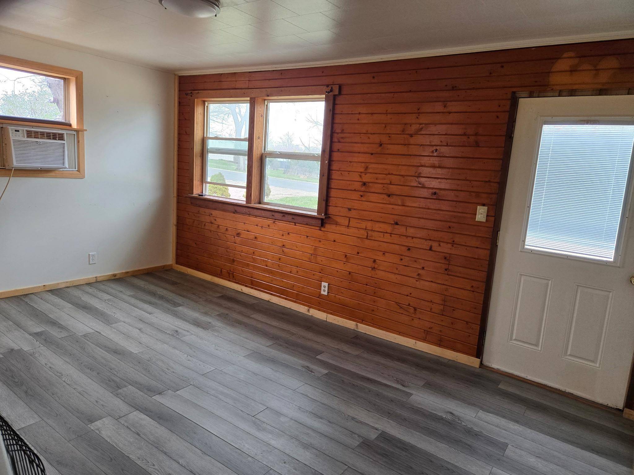 Bernard, IA 52032,23100 Leisure Lake DR