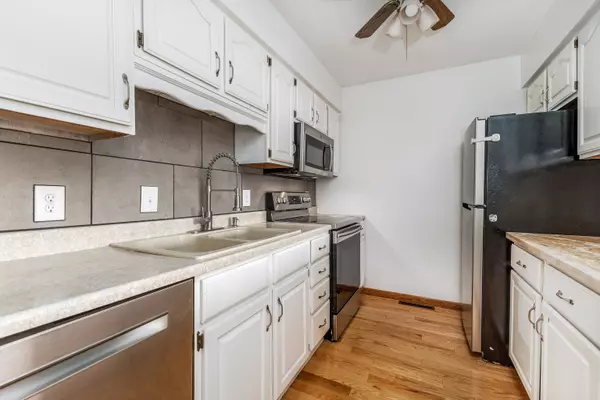 Dubuque, IA 52003,2844 Oak Meadow CT