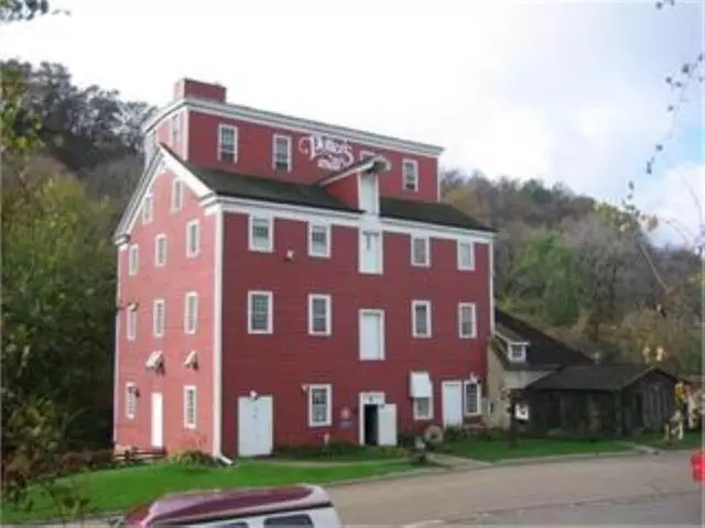 Bellevue, IA 52031,300 Potter DR