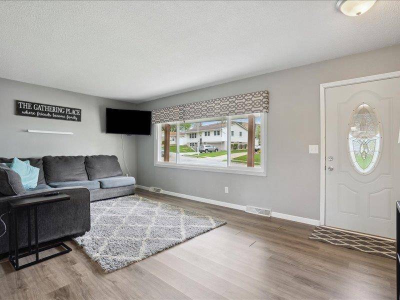 Dubuque, IA 52002,2183 Key Way DR