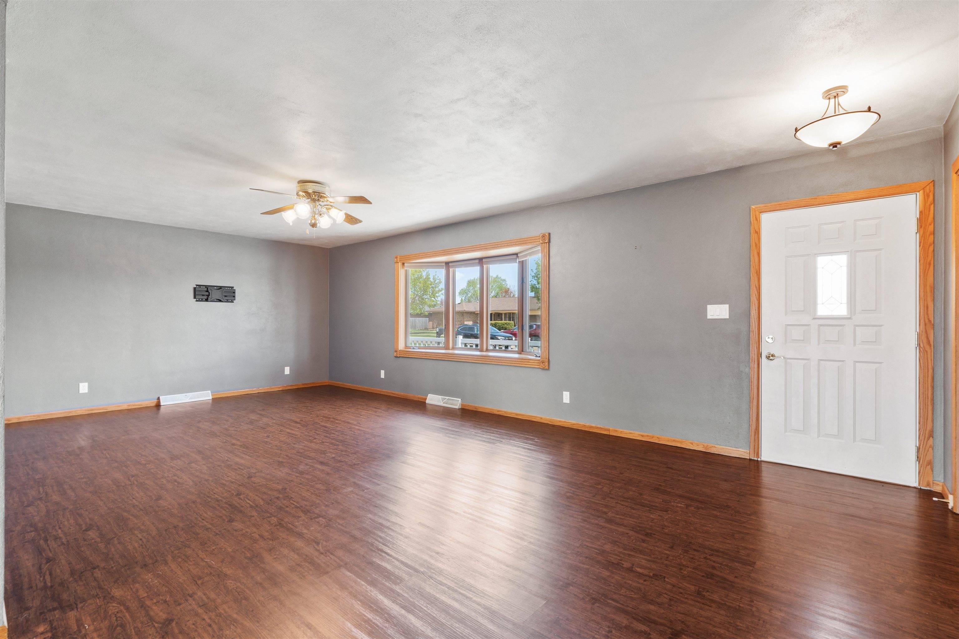 Dubuque, IA 52003,725 Kelly Ln