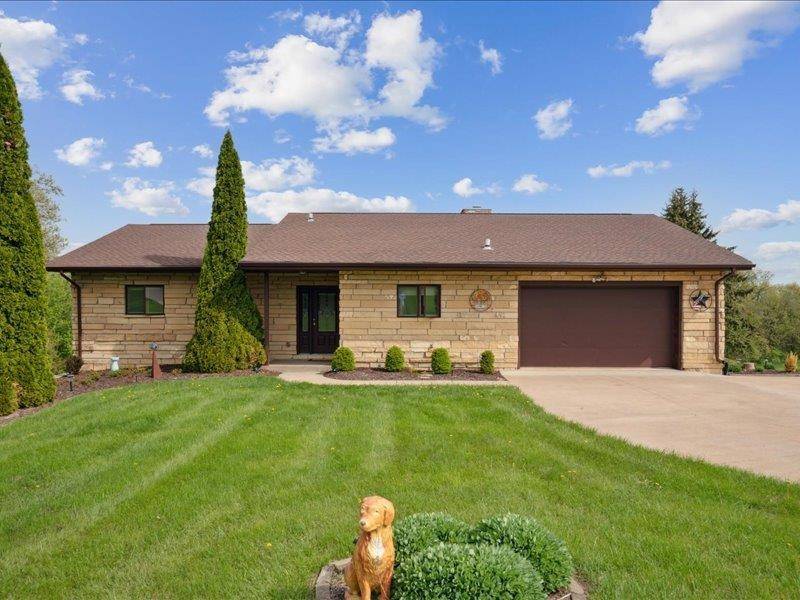 Dubuque, IA 52003,13489 N Cascade RD