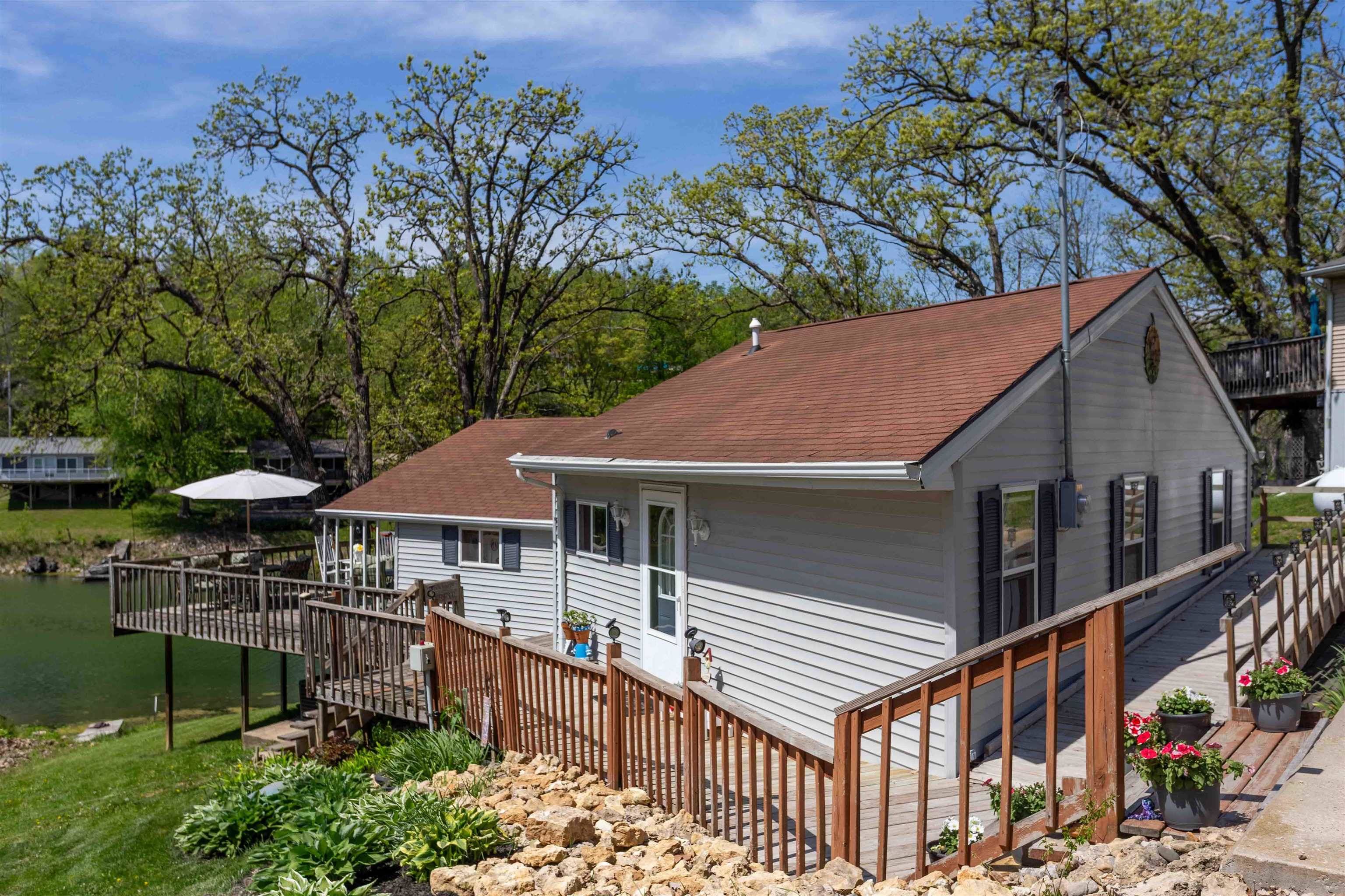 Bernard, IA 52302,23202 Lake Shore DR