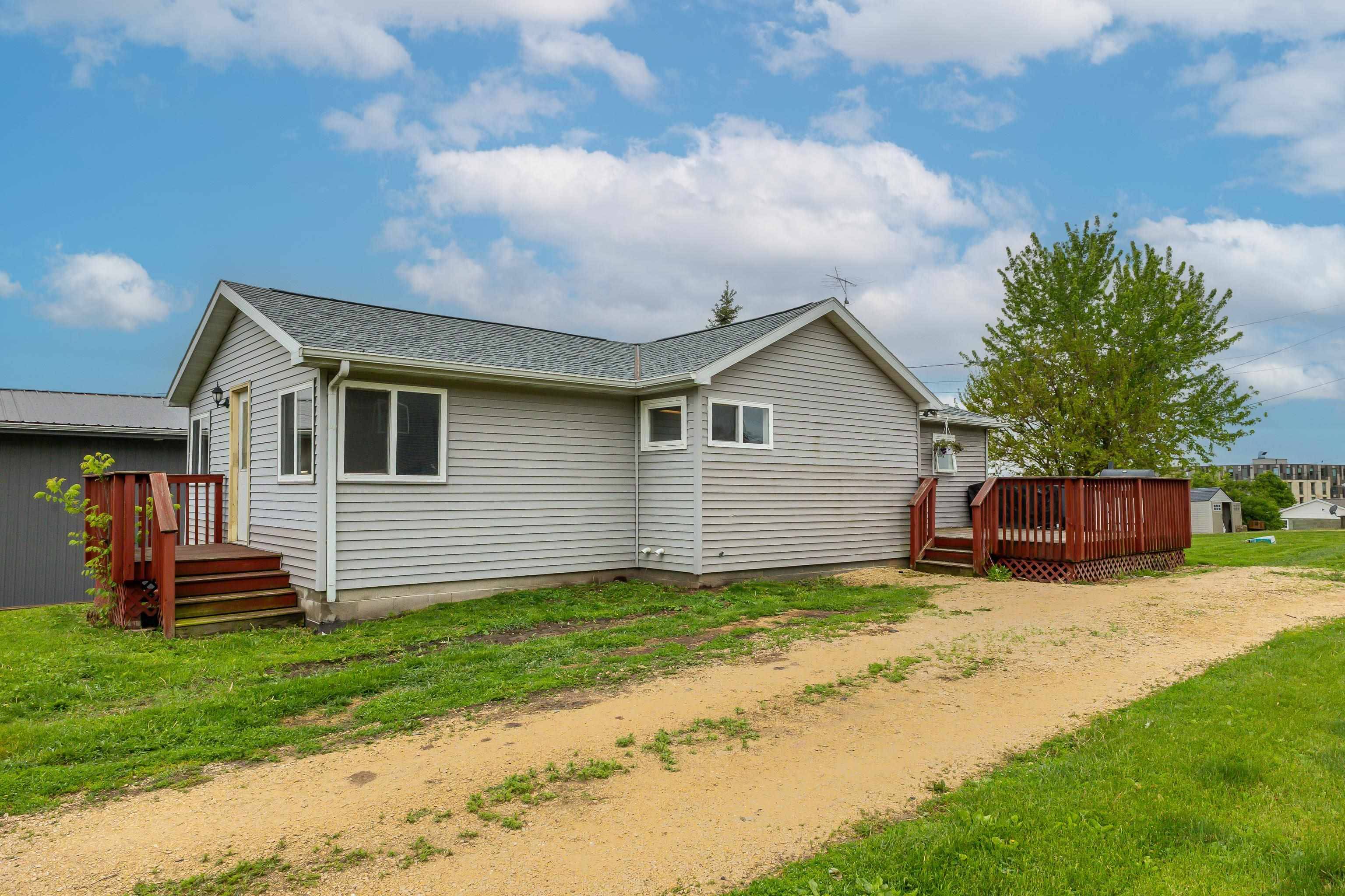 670 Straw AVE, Platteville, WI 53818