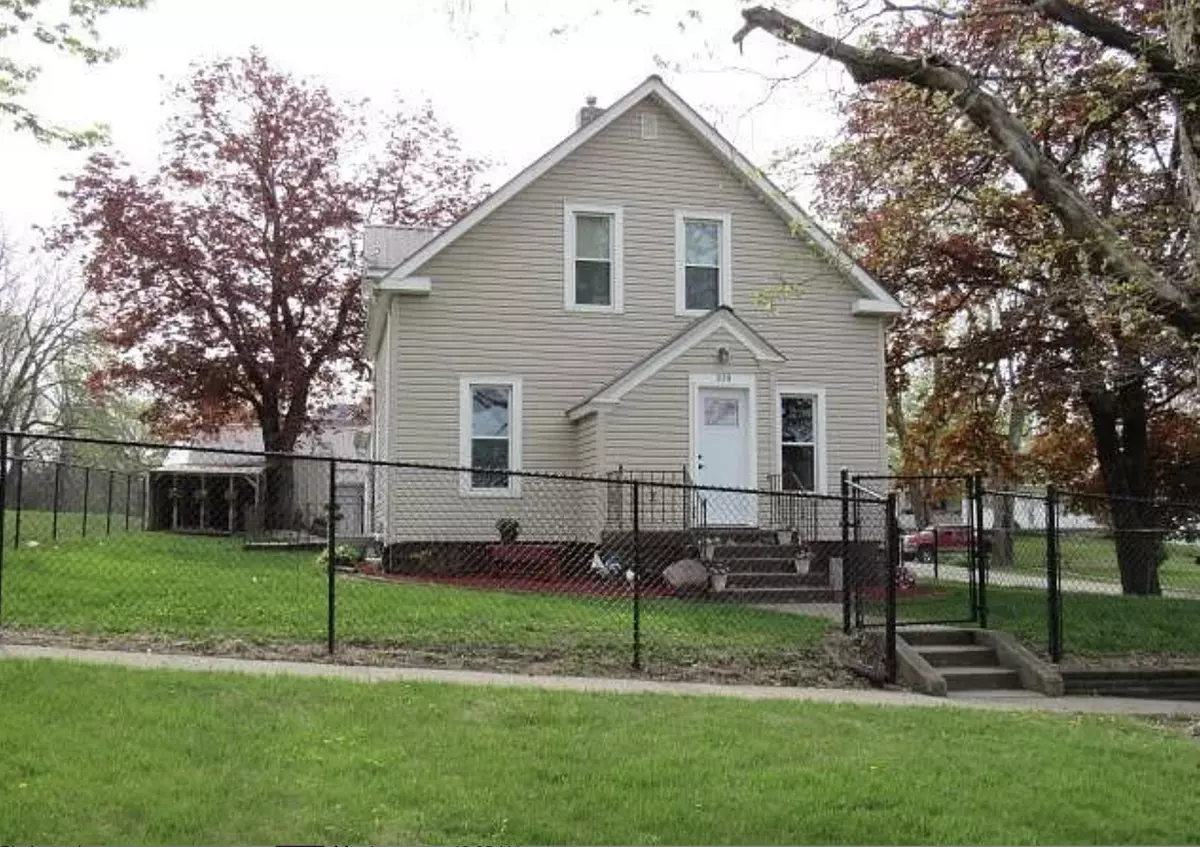 Hopkinton, IA 52237,108 S Walnut SE ST