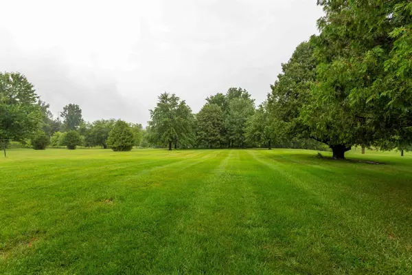 Dubuque, IA 52002,2992 Hales Mill RD