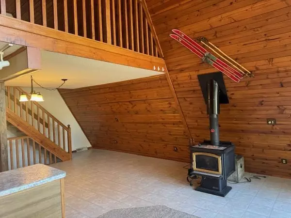 East Dubuque, IA 61025,1420 Hiawatha DR