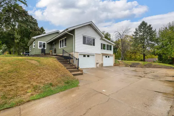 Dubuque, IA 52001,2146 Avalon RD