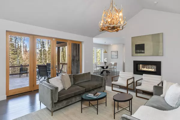 15 High Noon LN, Telluride, CO 81435