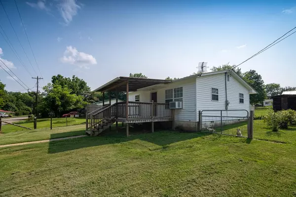 206 Greenwood CIR, Madisonville, TN 37354