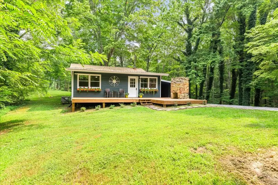 476 Old Furnace RD, Tellico Plains, TN 37385