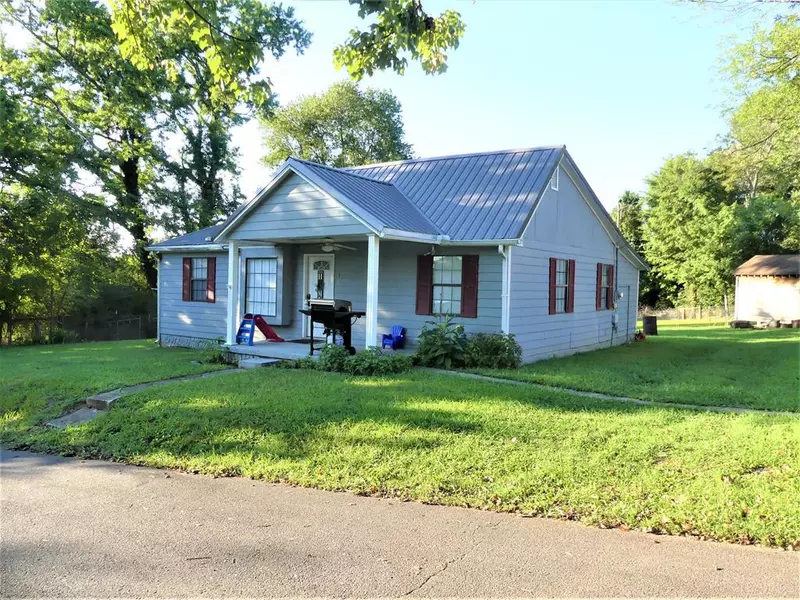 19 Pin ST, Englewood, TN 37329