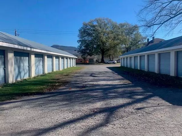 211 N 2nd AVE, Chatsworth, GA 30705