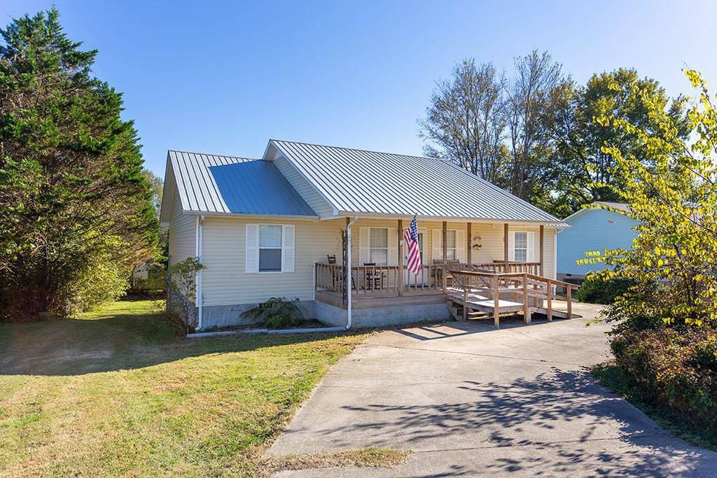 324 Circle R DR, Benton, TN 37307