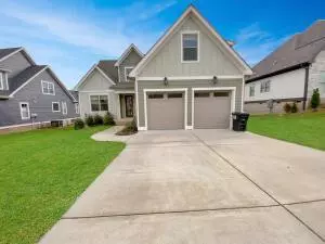 2318 Large Oak DR, Ooltewah, TN 37363