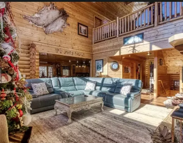 Gatlinburg, TN 37738,443 Pa Proffitt RD