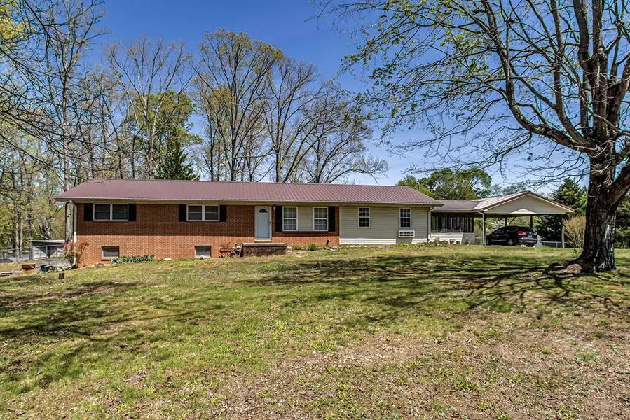 140 County Road 147, Riceville, TN 37370