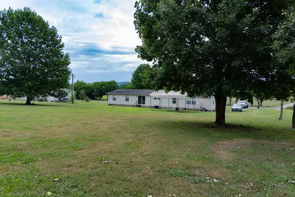 Sweetwater, TN 37874,285 County Road 322