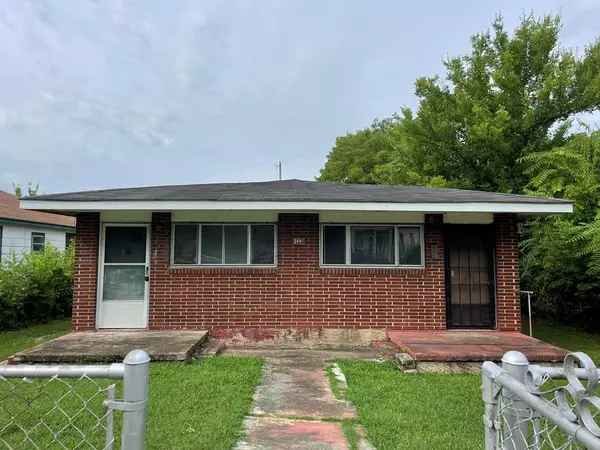 2004 Garfield ST, Chattanooga, TN 37404