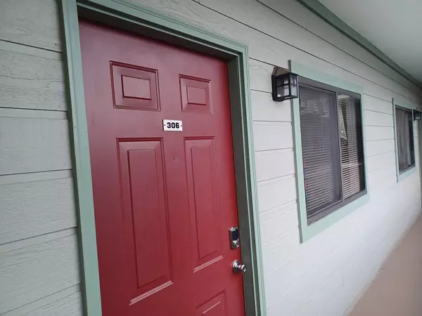 Gatlinburg, TN 37738,354 E holly ridge RD