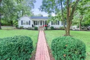 Chattanooga, TN 37406,4120 Bonnie Oaks