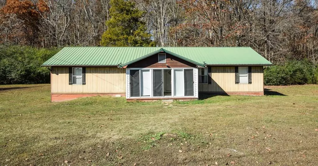 1979 Big Sandy RD, Philadelphia, TN 37846