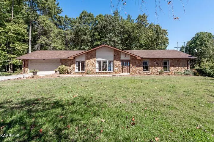 Oliver Springs, TN 37840,386 Back Valley RD