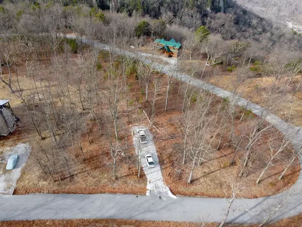 La Follette, TN 37766,00 Chimney Rock LN