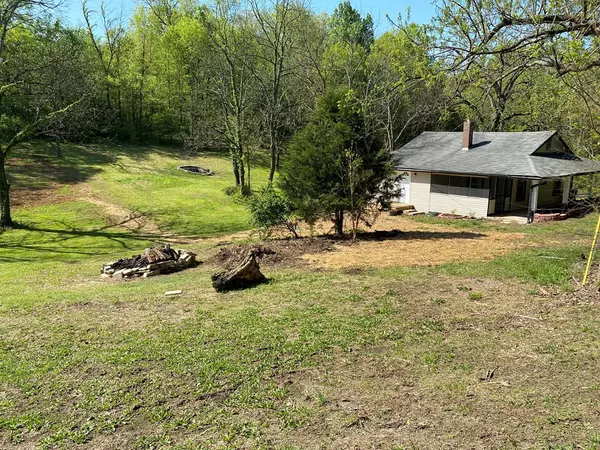 Knoxville, TN 37920,5726 Burnett Creek RD