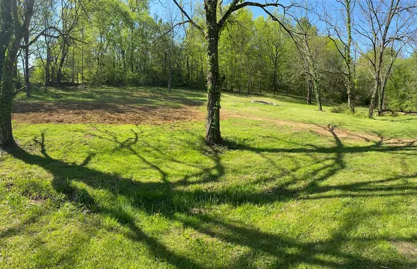 Knoxville, TN 37920,5726 Burnett Creek RD