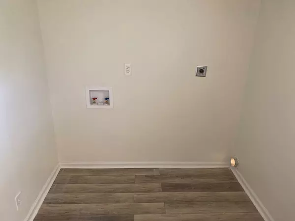 Knoxville, TN 37920,5726 Burnett Creek RD