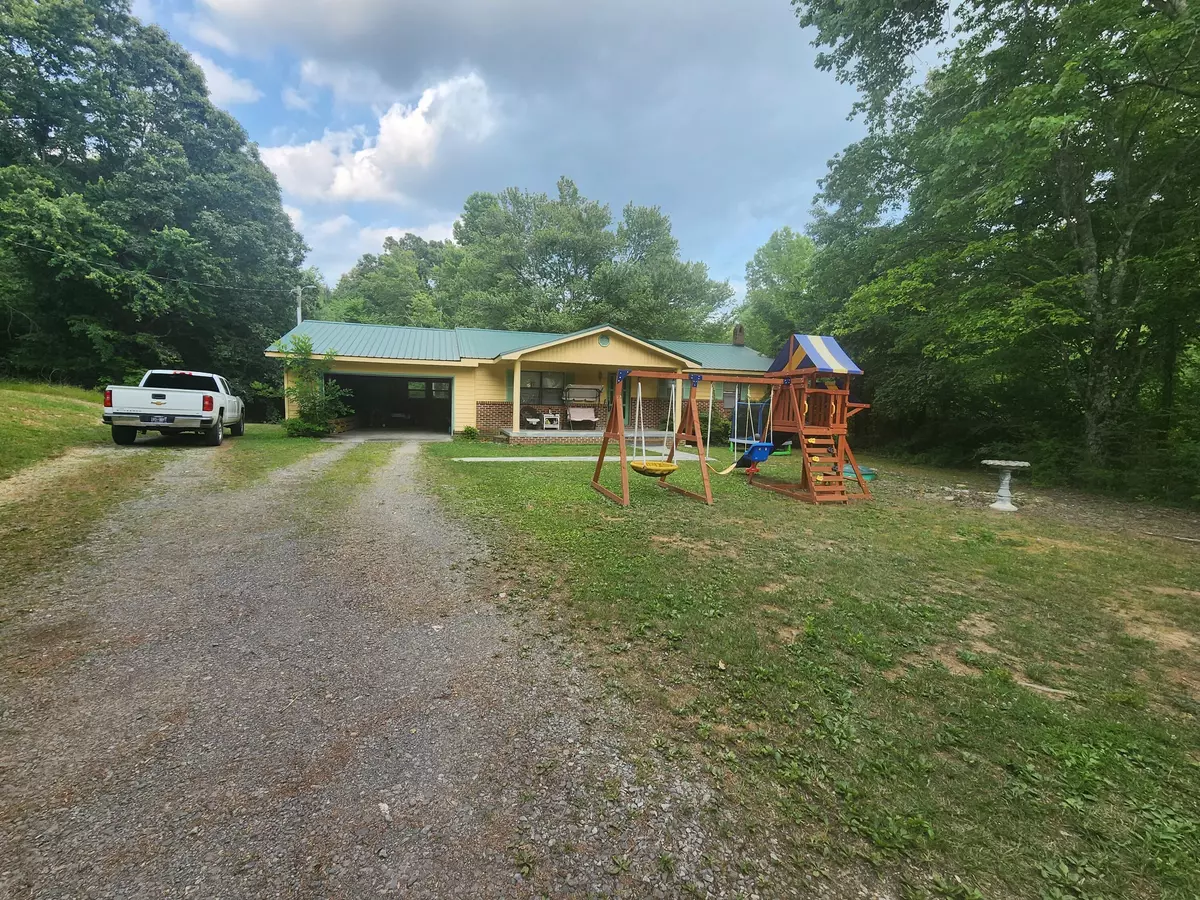 Ten Mile, TN 37880,1031 Roberts Ridge RD