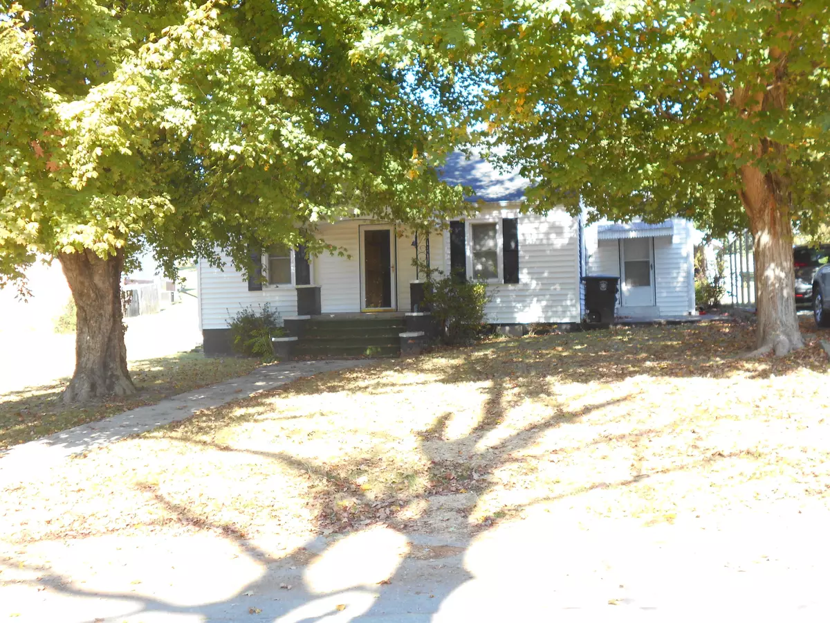 Athens, TN 37303,326 E Fisher ST