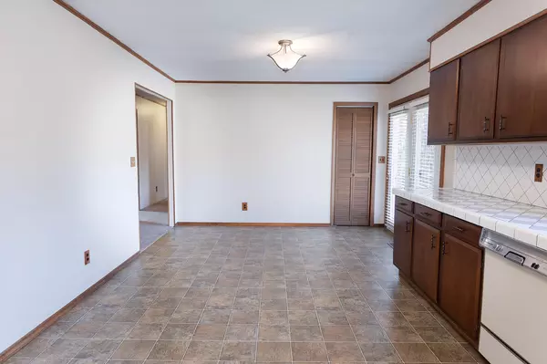 Athens, TN 37303,1812 N Jackson ST