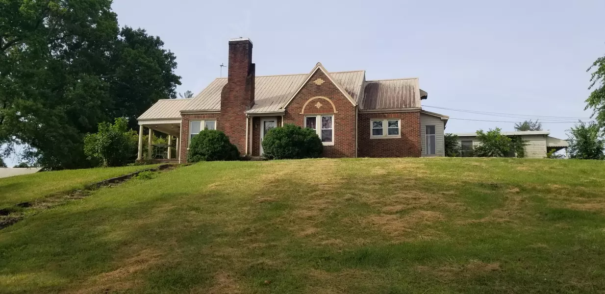 1642 Benton Station RD, Benton, TN 37307