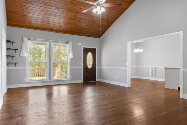 Whitwell, TN 37397,819 Pickett Cross RD