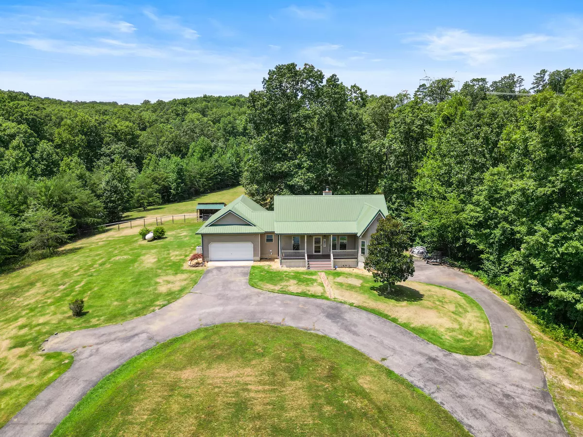 Whitwell, TN 37397,819 Pickett Cross RD