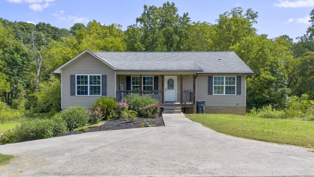 108 Union Hill LN, Athens, TN 37303