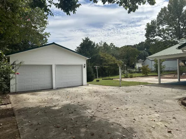 Rocky Top, TN 37769,141 Oak CIR