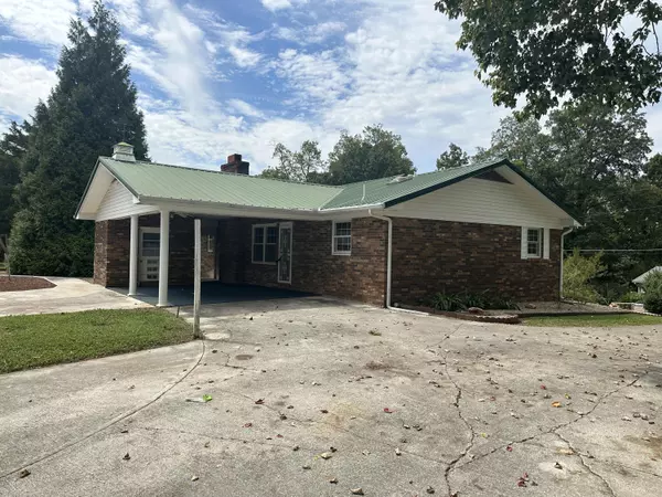 Rocky Top, TN 37769,141 Oak CIR