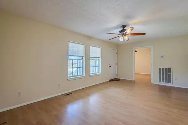 Grandview, TN 37337,8245 Wassom Memorial Hwy