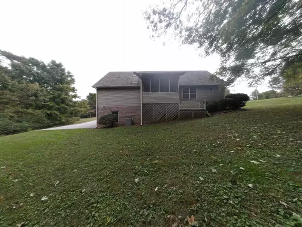 Riceville, TN 37370,138 Co Rd 721