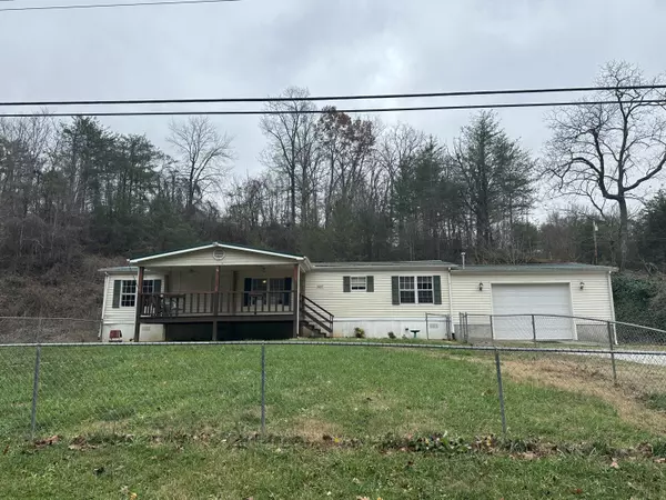 370 New Clear Branch RD, Rocky Top, TN 37769