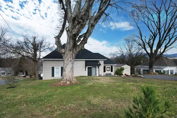 Benton, TN 37307,138 Highland DR