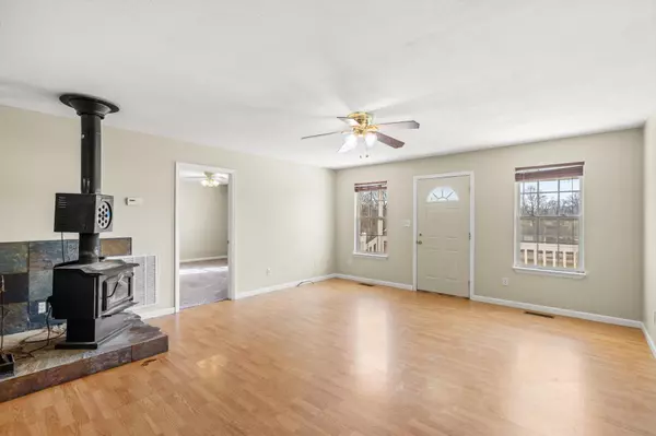 Benton, TN 37307,307 Circle R DR