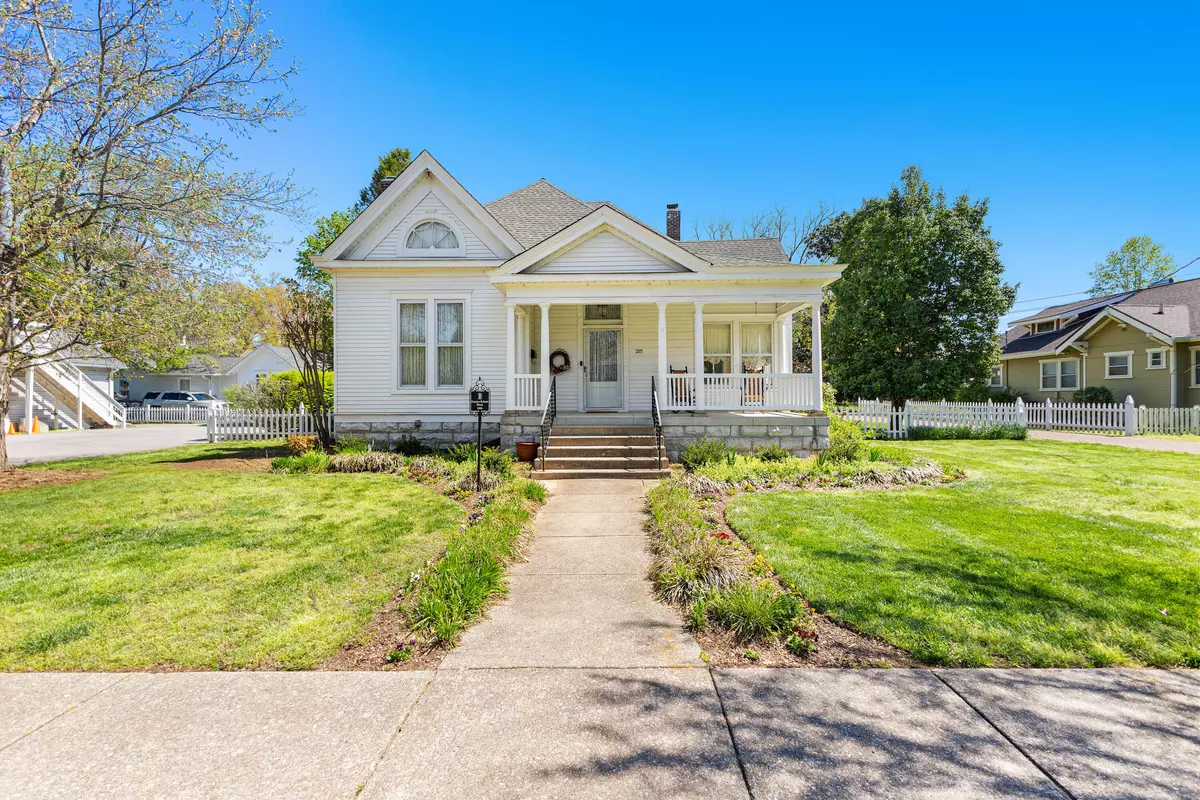 Franklin, TN 37064,215 4th AVE S