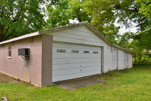 Spring City, TN 37381,174 E Jackson AVE