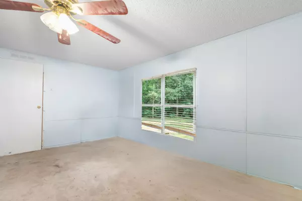 Charleston, TN 37310,207 Curtis DR NW