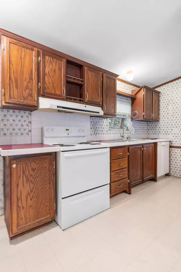 Charleston, TN 37310,207 Curtis DR NW